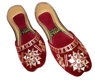 Women's PU Fancy Embroidered Khussa
