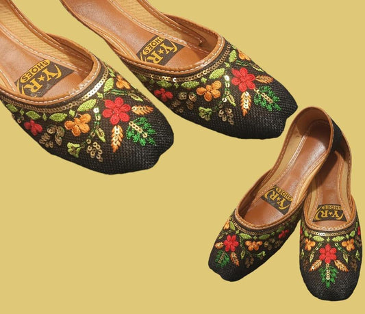 Women's PU Leather Embroidered Khussa
