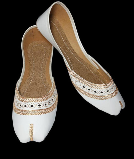 Women's leather Embroidered Khussa