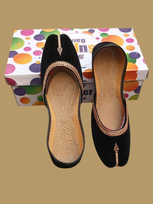 Stylish leather Women's Khussa - 1 Pair with Elegant Thread Work
